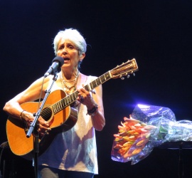 Joan Baez am Linzer Domplatz